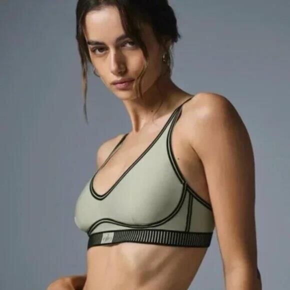 Alo Yoga Ivy Airlift Line Up Bra Size Medium, Green, NWOT - Picture 2 of 7